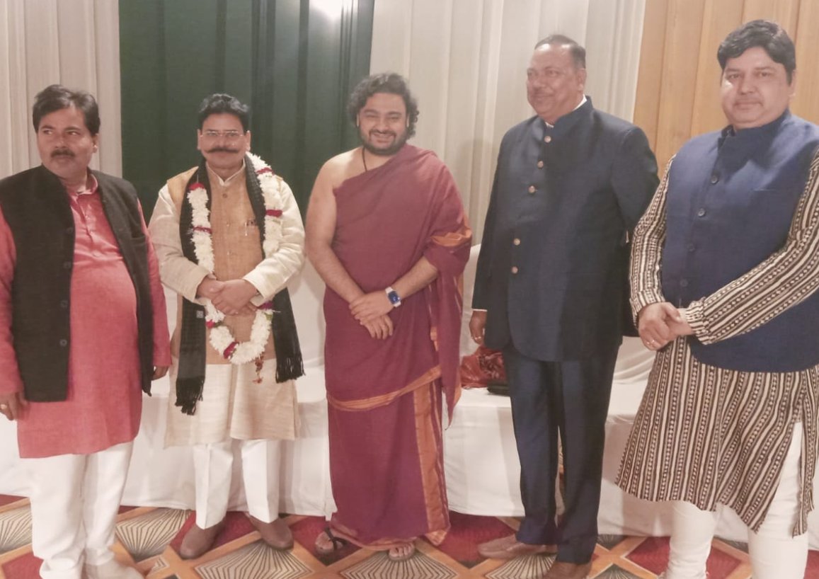 iGopalRai's tweet photo. बीती रात वाराणसी में आईपीएस सूरज राय जी के वैवाहिक कार्यक्रम में उपस्थित होकर आशीर्वाद दिया। https://t.co/7RK2JxN5Tt