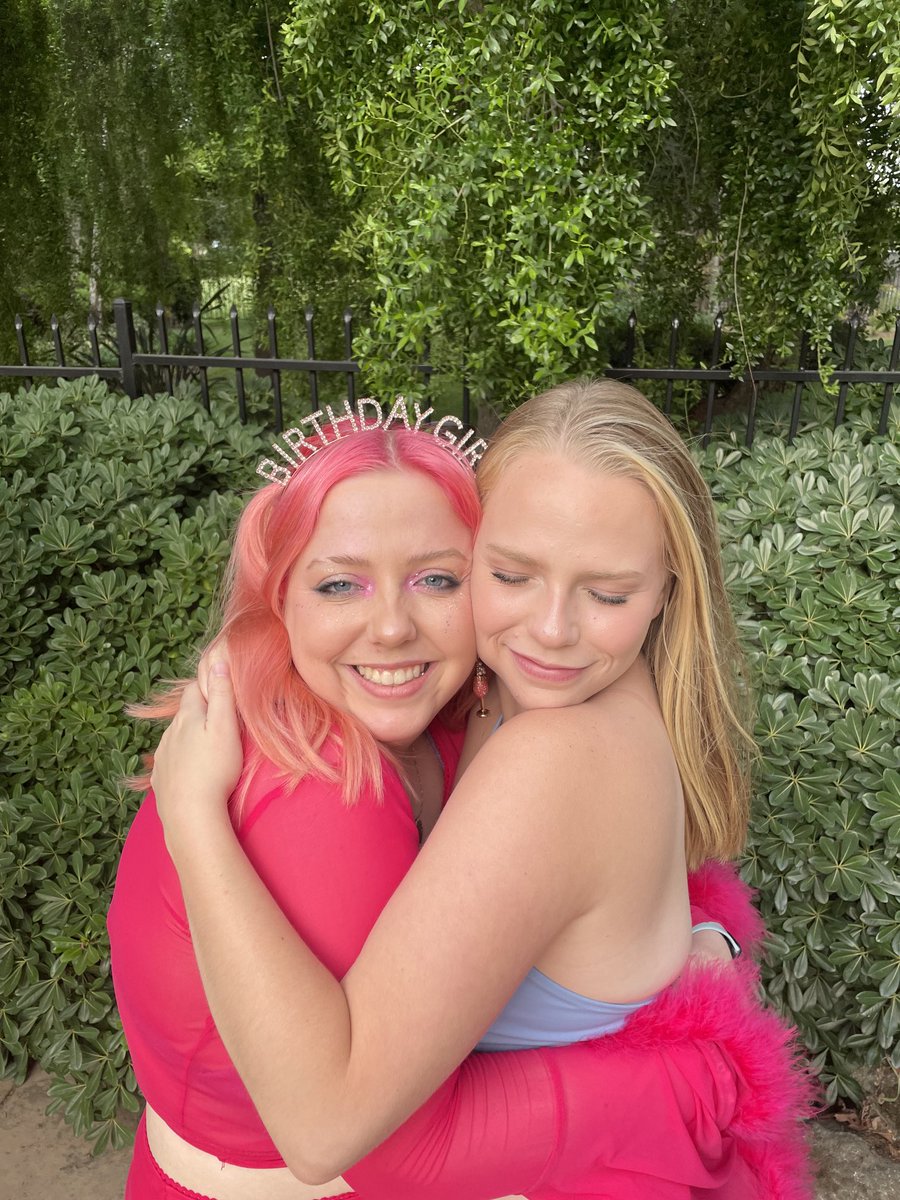 I love this human the most! Everyone tell Abby why she’s awesome in the comments💞🤝