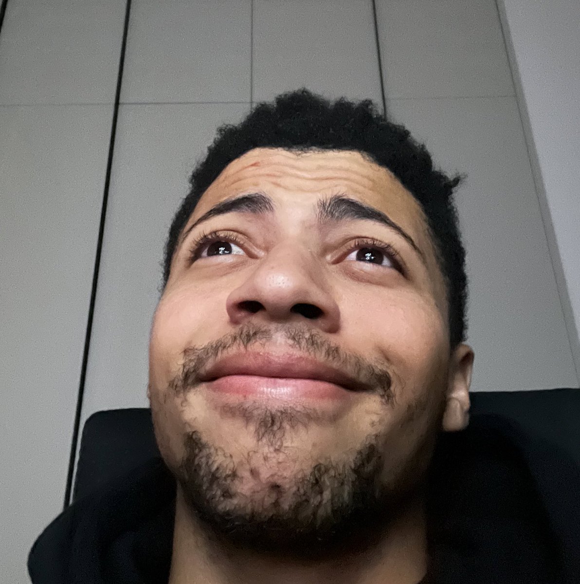 Myth_'s tweet photo. Me watching the game awards knowing that 2023 is gonna be a fucking godly year for gaming. https://t.co/ferIHD0xcD