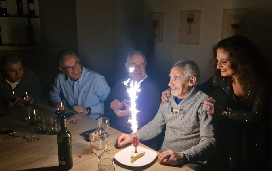 mjosevs11's tweet photo. Muchas Felicidades a la persona más importante de mi Vida. 

¡Muchas Felicidades, Papi!🎂🥂😘

Por muchos años más, con Salud. 😉😀

#CumplePapi🎂🥂 #Diciembre2022 #Lugo #Galicia #España https://t.co/uiJO3y2InH