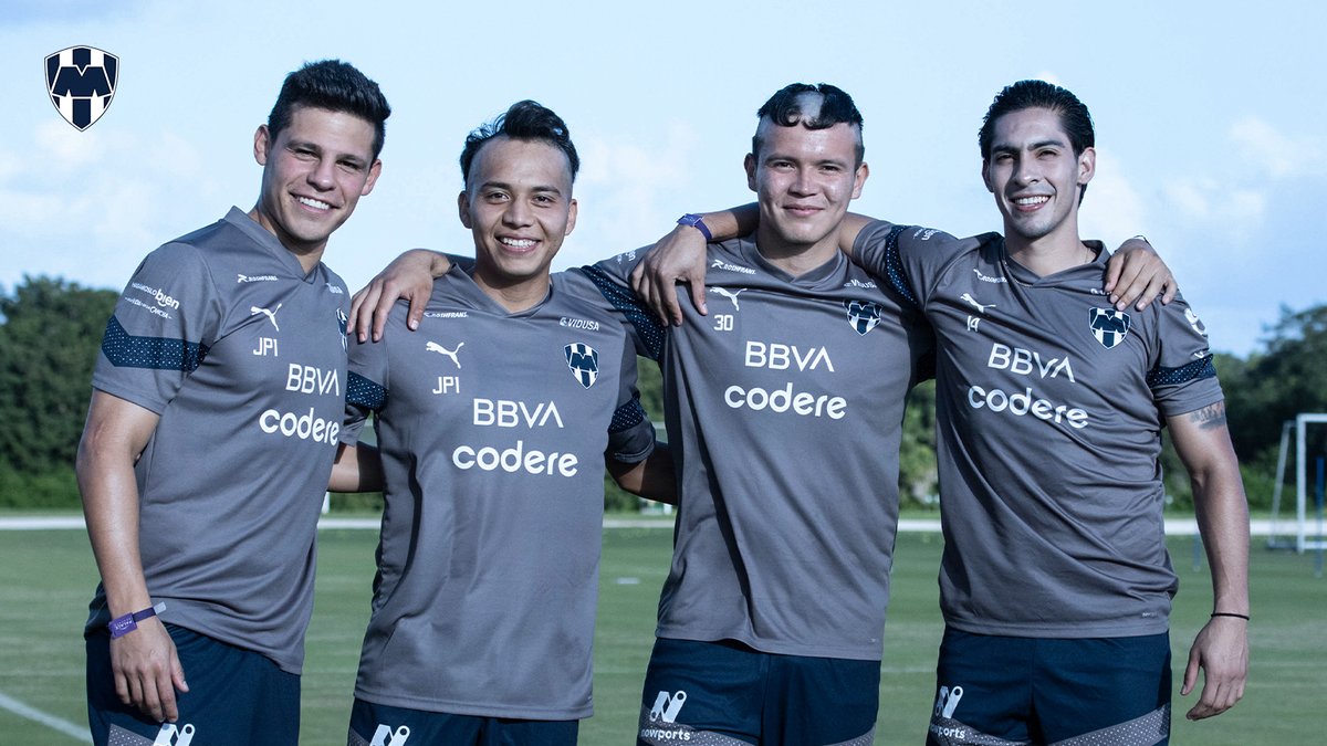 No podíamos dejar pasar la novatada en la pretemporada. 💇🏻‍♂️

¡Los padrinos <a href="/Erickg_14/">Erick Aguirre</a> y <a href="/ArturoGlz10/">Poncho González</a>! 😅