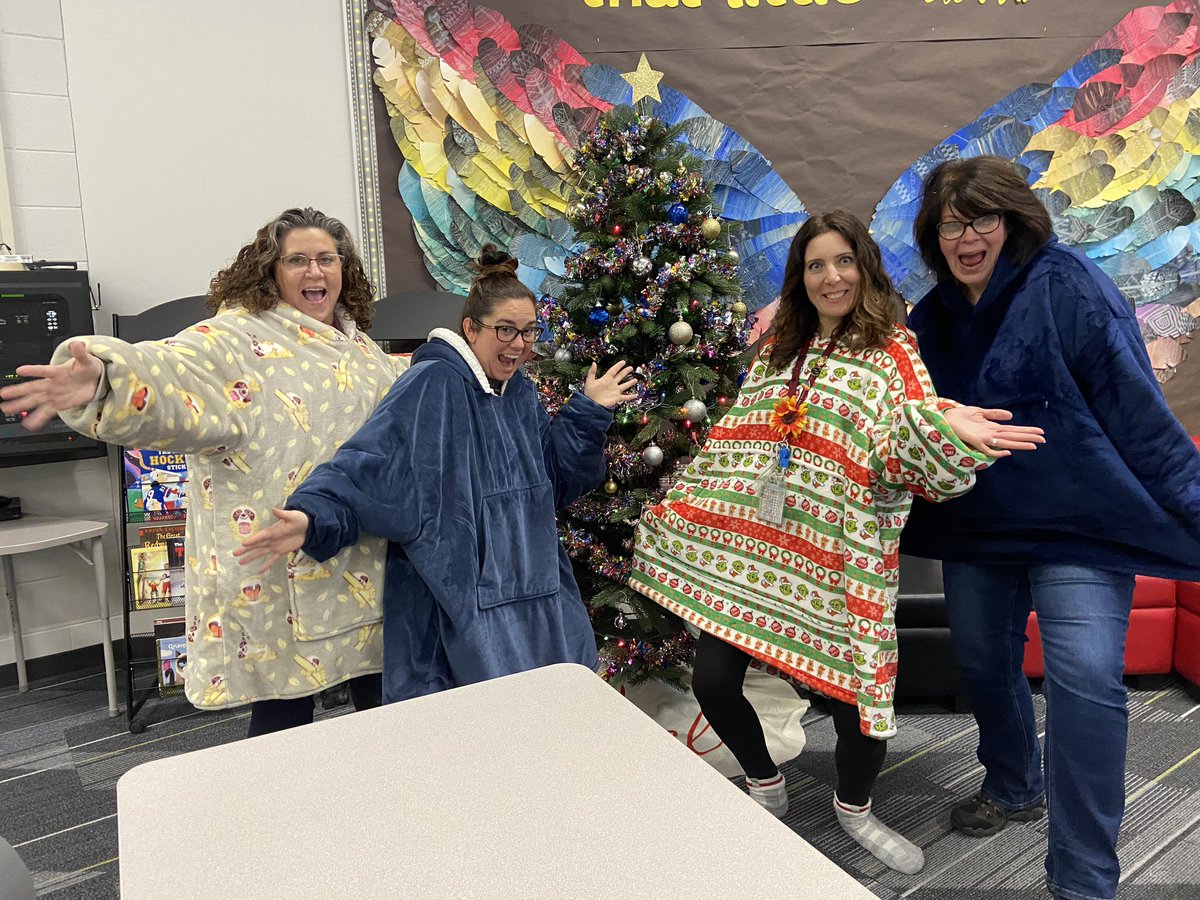 As a teacher, I need Educational Assistants in my world! These people are just a few of the fabulous ones <a href="/IRIC_WC/">IRIC</a> has on their team. #solucky #thankgoodnessforthem #theyarefuntoo <a href="/PamperdchefJill/">Jill Kohlman</a> <a href="/AlishaJohnson12/">Alisha Johnson</a> <a href="/KarrasSL/">Mrs.K (Karras)</a>