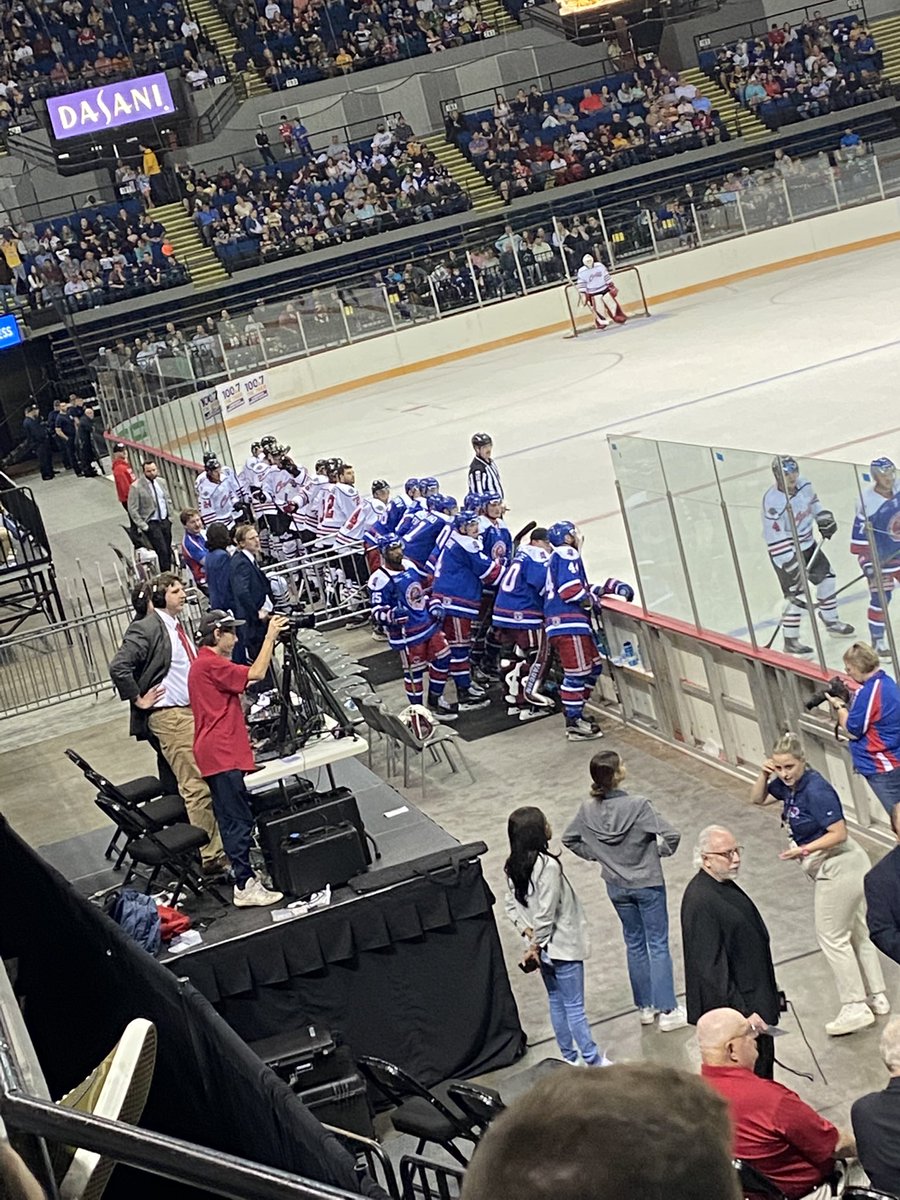 illWillLee's tweet photo. @BizNasty2point0 @ryanwhitney6 @MikeGrinnell_ @RearAdBsBlog @armdog thoughts on the minesies “benches” in Baton Rouge tonight #LetsGoSeawolves https://t.co/PtbspIJEYr