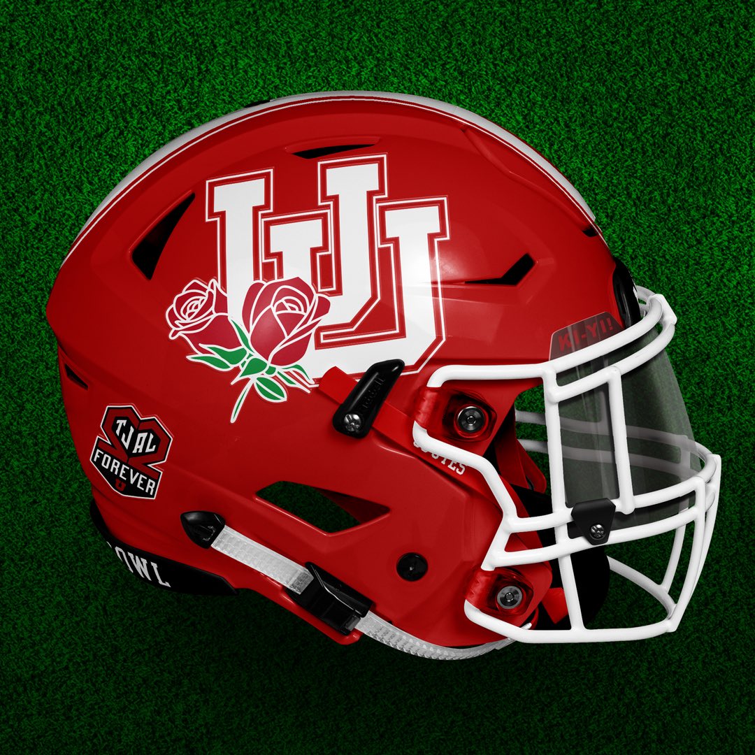 SligtingUCrew's tweet photo. Interlocked U with Roses 🌹 on red #GoUtes #RoseBowl https://t.co/QKQhy3aBbV
