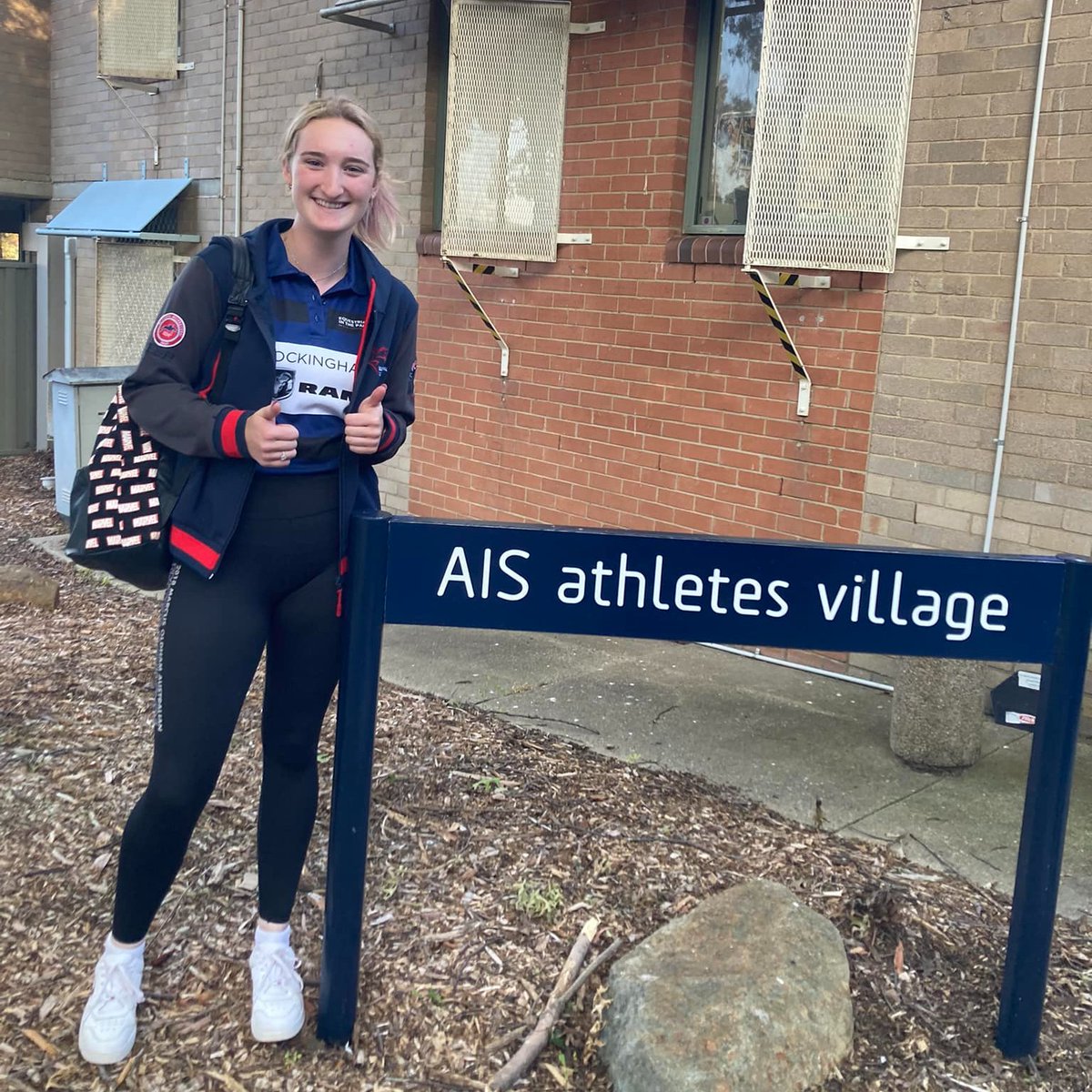 ThompsonRedwood's tweet photo. Sponsored rider Chloe Gee is at the Australian Institute of Sport in Canberra as one of the Olympic Change Makers! Her selection is a testament to her drive, integrity &amp; sportsmanship.
#olympicchangemaker #equestrian #youngrider #olympian #australianolympicteam #sponsoredrider https://t.co/KXfx65IINN