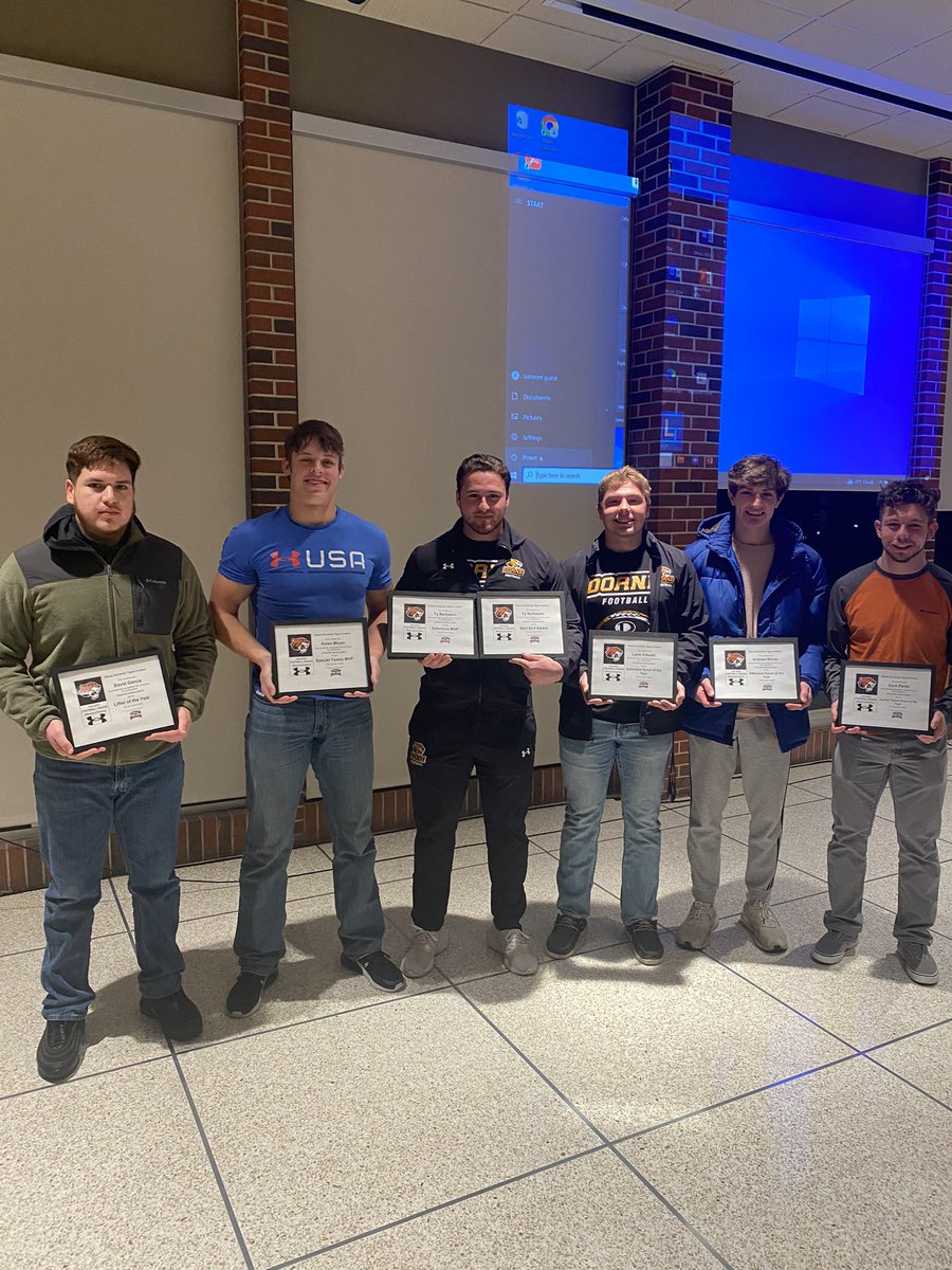 DoaneFootball's tweet photo. 2022 Awards banquet!Congratulations to our All-Conference and team award winners! https://t.co/ZZOGOOXaba