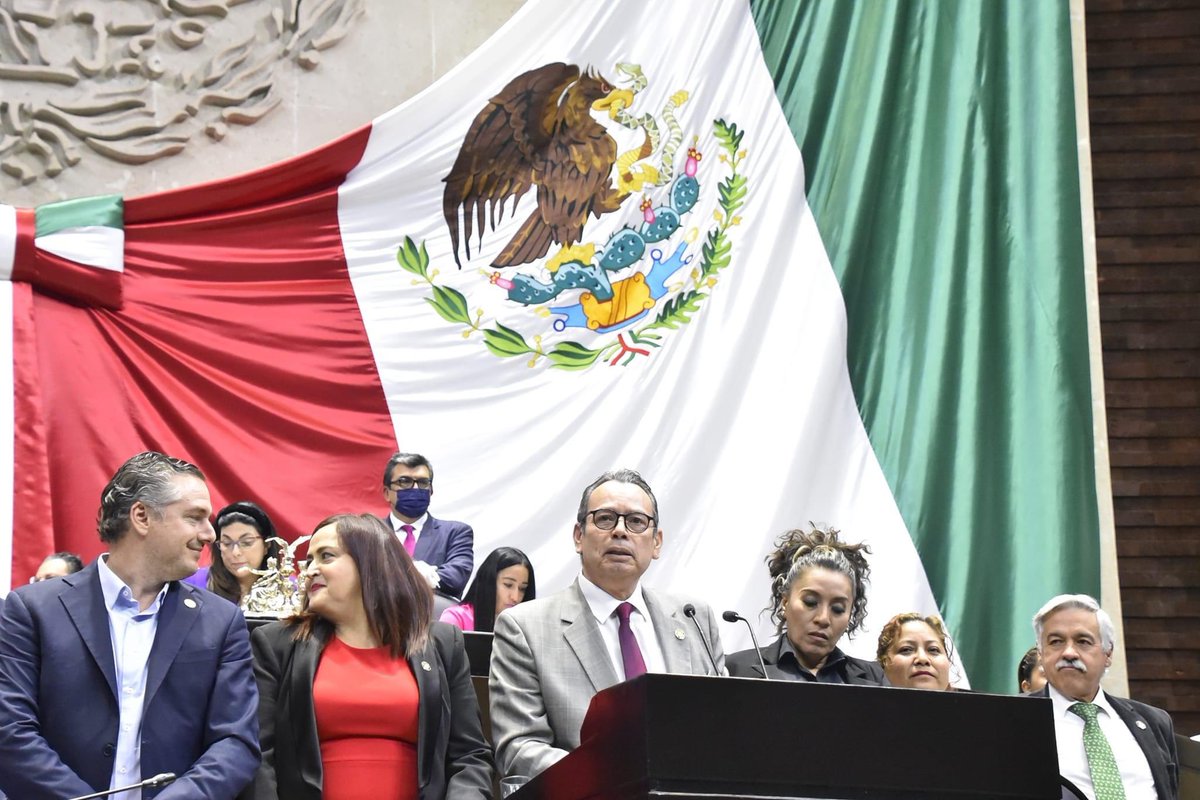 🔴“Las personas trabajadoras disfrutarán de 12 días de vacaciones continuas.”
Aquí el único ganador es el pueblo de México, pero sobre todo las y los trabajadores del país. 

#VacacionesDignas✅🇲🇽 <a href="/DiputadosMorena/">Tus Diputadas y Diputados Morena</a>