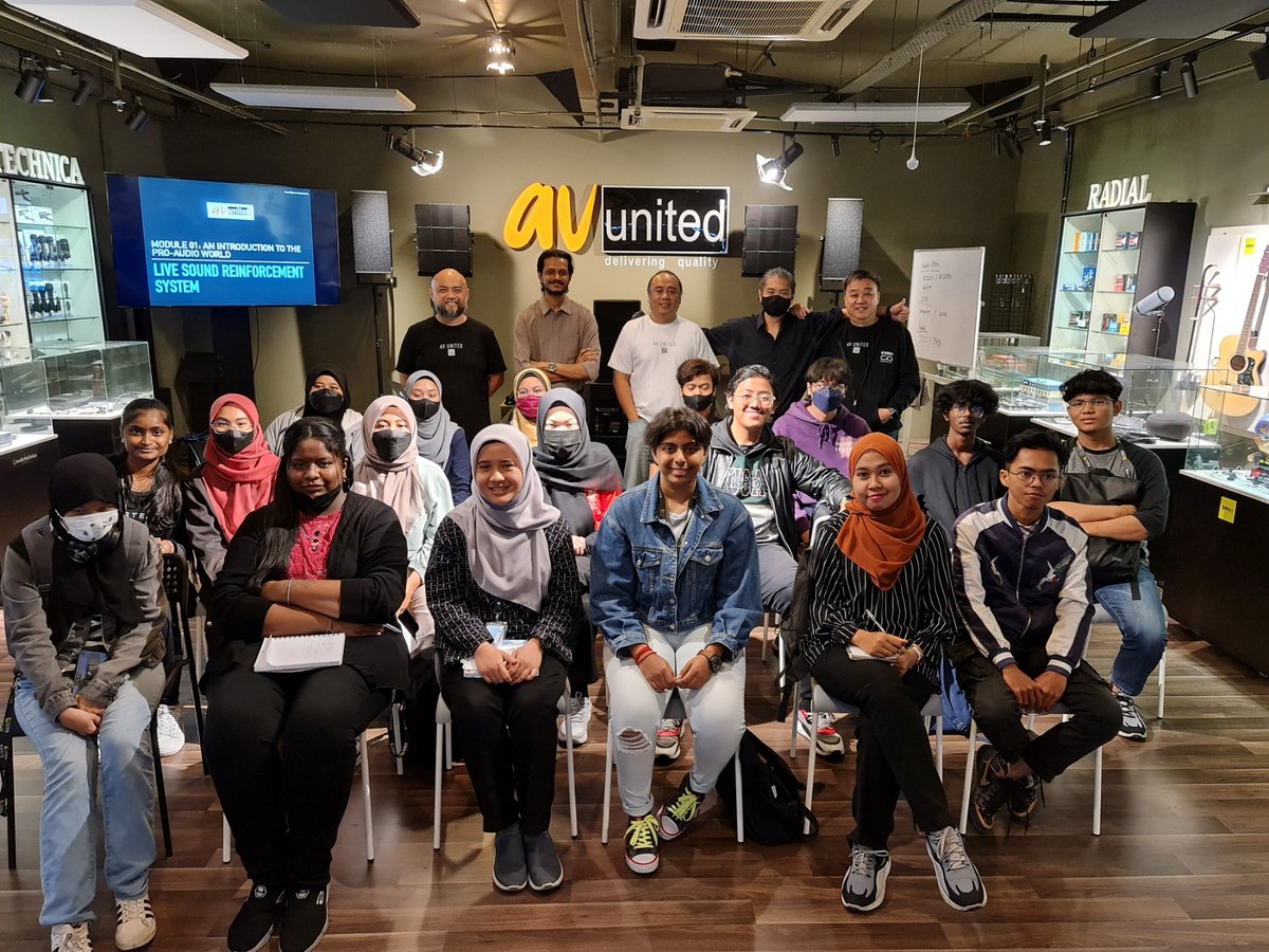CATScollege's tweet photo. “When the ears of the student are ready to hear, then cometh the lips to fill them with Wisdom.” ~Three Initiates
We are grateful for the workshop given by AV UNITED , our students enjoyed the hands-on educational field trip.

#CreativeArtsCollege #CATSCollege #avunited https://t.co/GGPsFnv2lL