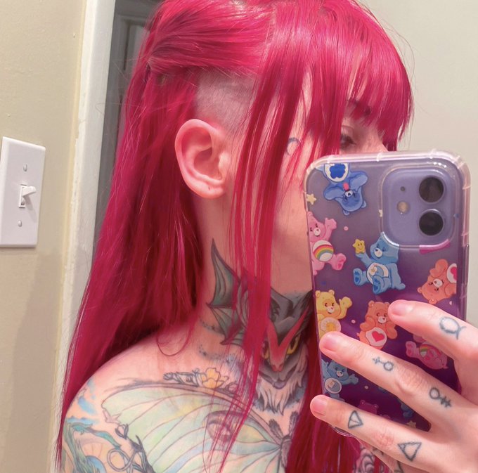 added a dash more manic to the manic pixie dream girl https://t.co/FnQWAsGPFD