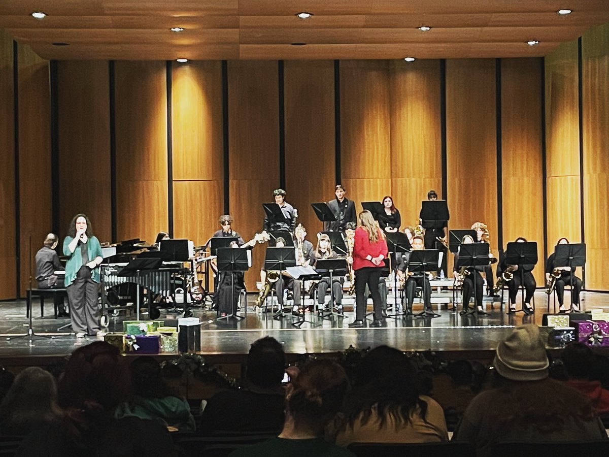 CTChorale's tweet photo. Tonight was everything jazzy that we needed in our lives! Congrats on a stunning concert Jazz Band! https://t.co/q79TiWpoIP