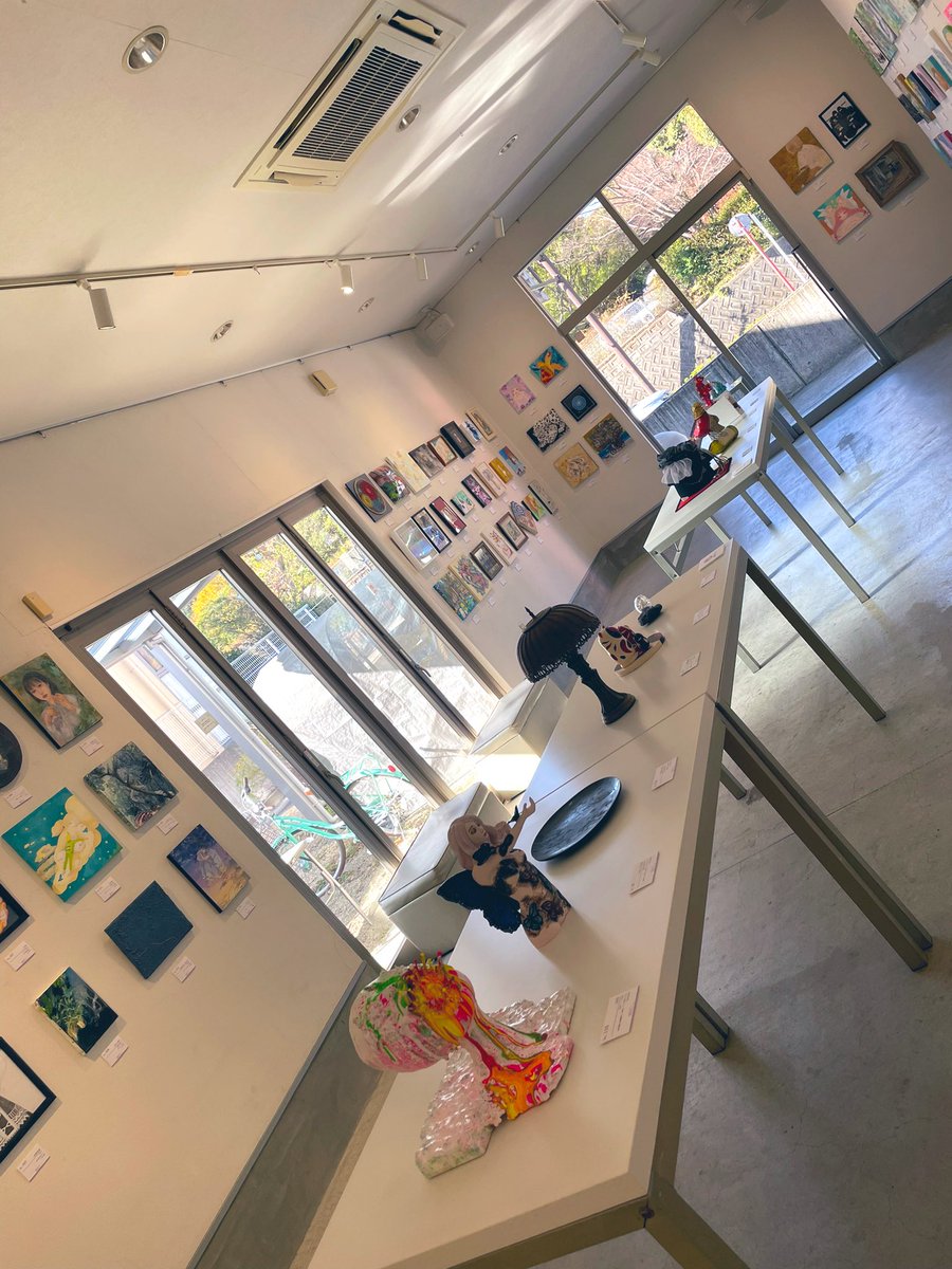 gt2y's tweet photo. 【拡散感謝】本日7日目「TATSUYA ART COMPETITION 2022」12月17日（土）まで会期中無休で愛知のギャラリー龍屋にて開催。作品テーマ「日常」皆様の投票とお買い上げポイントで順位が決定。会期あと9日間。作家支援お願いします。
#タツコン2022 
通販＆遠隔投票ページ
https://t.co/1dPNmCO1Bu https://t.co/SlKjce1rfv