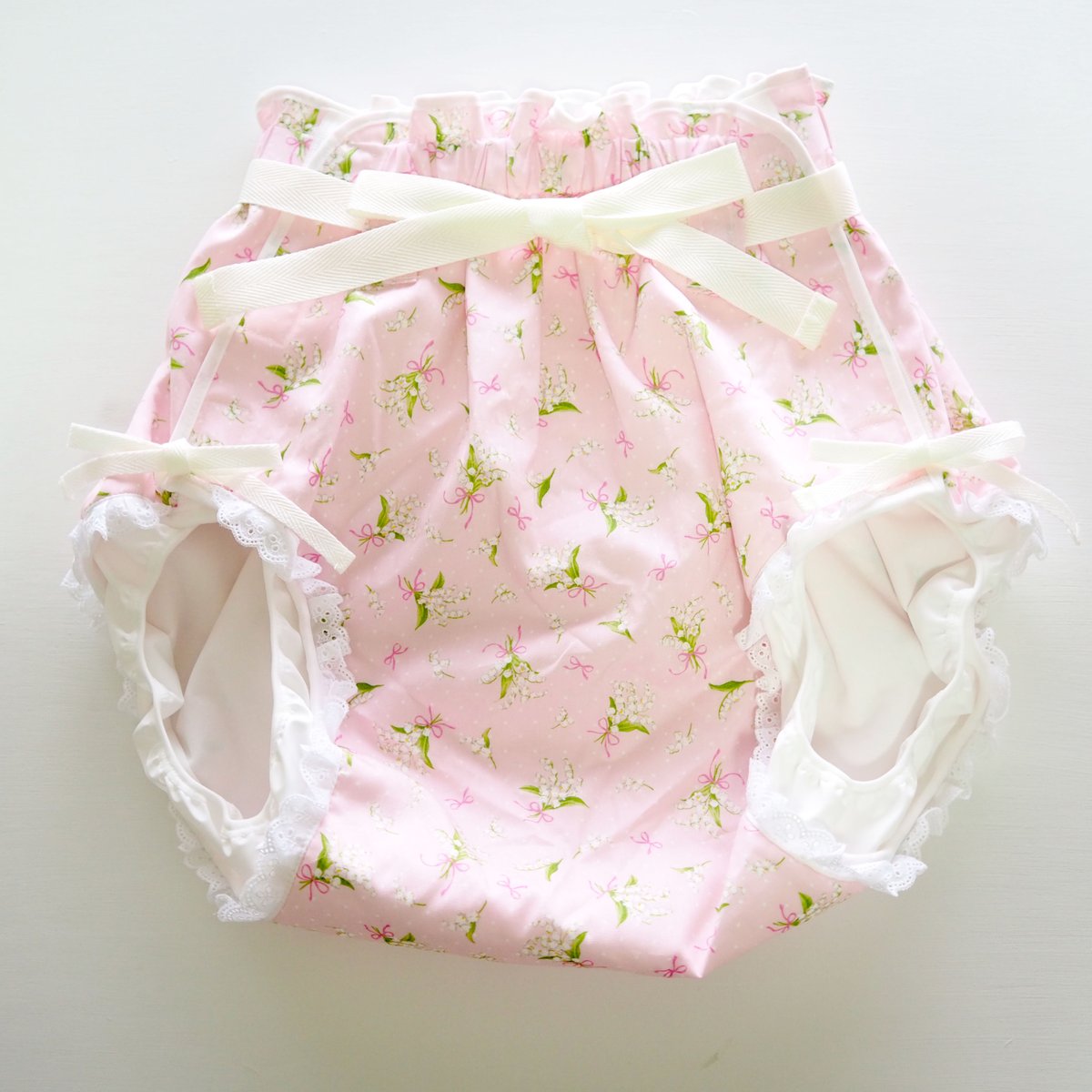 FBabies_shop's tweet photo. かわいいスズラン柄のおむつカバー、新登場です!!

【新品】大人用おむつカバー L スズラン×リボン×水玉(ピンク)　あし紐×腰ひも×レース フィラインベイビーズ/Feline Babies https://t.co/A2wRYaYfmS #badl #おとなの赤ちゃん #おとなおむつ https://t.co/1EMGB70HfJ