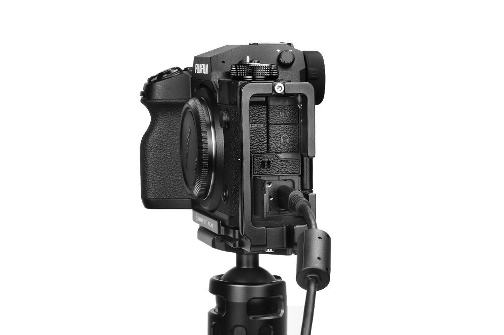 Sunwayfoto2's tweet photo. The new PFL-XH2 L Bracket for Fujifilm X-H2 camera is here!
Reliable One piece design with perfect fit.
More info: https://t.co/Cgh2UC51PE
MAP: US$ 49.95
#fujifilm #fujifimxh2 #lbracket #cameragear #news #newrelase #sunwayfotopflxh2 https://t.co/rt9I76f9ii