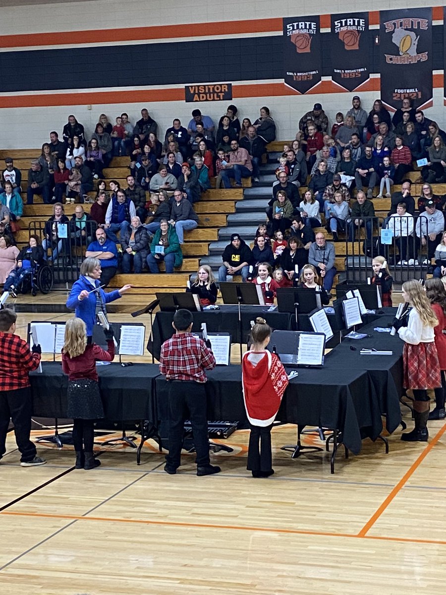 HynekMrs's tweet photo. The talent starts early in the Reedsville School District! Another great performance from our musical crew!! #cutenessoverload #holidayperformance #thewholevillageattended #reedsvillesd https://t.co/EVrWAJoM34