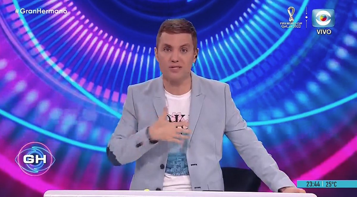eeemiliano's tweet photo. Santiago: "aclaro que no dije que Agustin sea un abusador, dije que para la opinión pública paso de abusado a abusador, ahora lo que si se es que lo que dijo roza el delito" 

#GranHermano https://t.co/k5q5BYewML