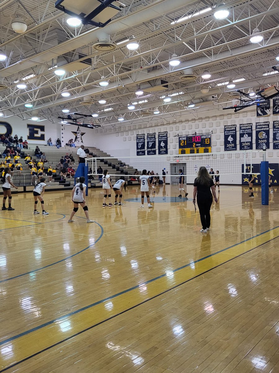 And the Lady Generals take the 'W'! Way to go girls! 🏐 @SRidge_MS