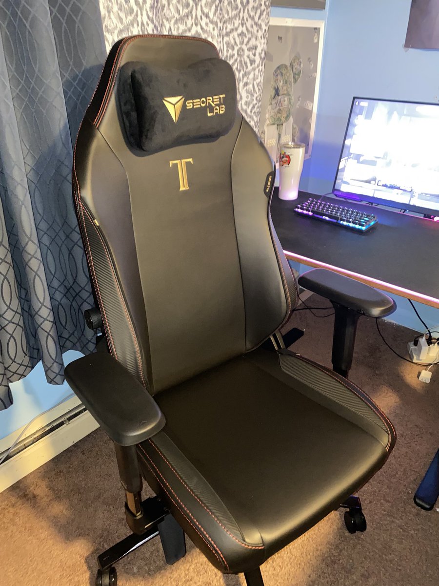 vsharm95's tweet photo. Wow @secretlabchairs https://t.co/ndHEUB9eX3