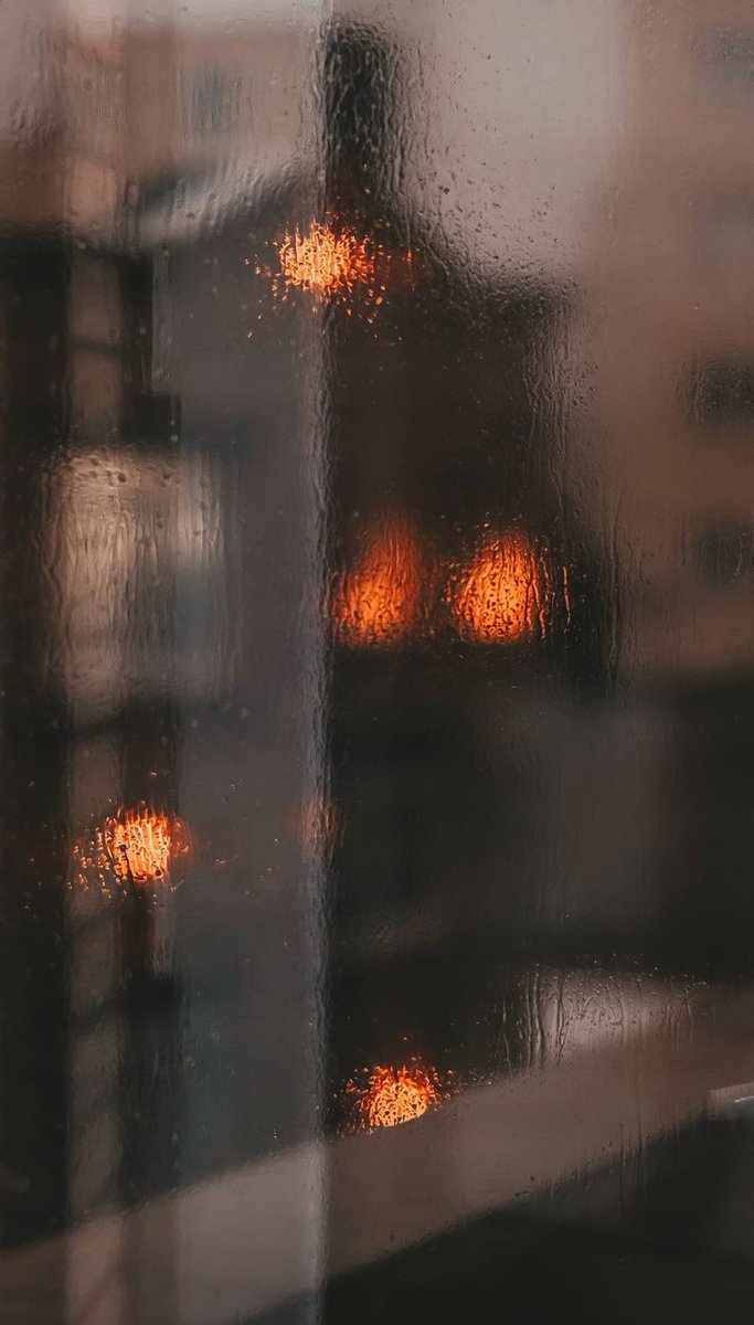 کئی دن سے فقط اک خامشی کا ربط قائم ھے
بہت یاد آ رہی ہیں آج دل آزاریاں اُس کی