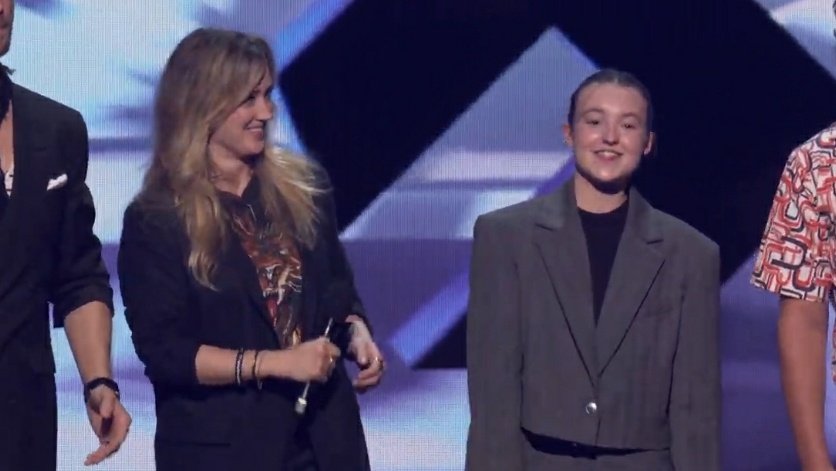 pri loves englot 🇦🇷 on X: ASHLEY JOHNSON AND BELLA RAMSEY #gameawards   / X