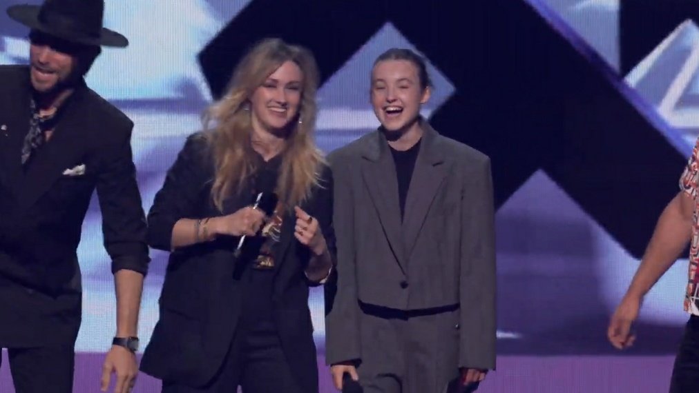 pri loves englot 🇦🇷 on X: ASHLEY JOHNSON AND BELLA RAMSEY #gameawards   / X