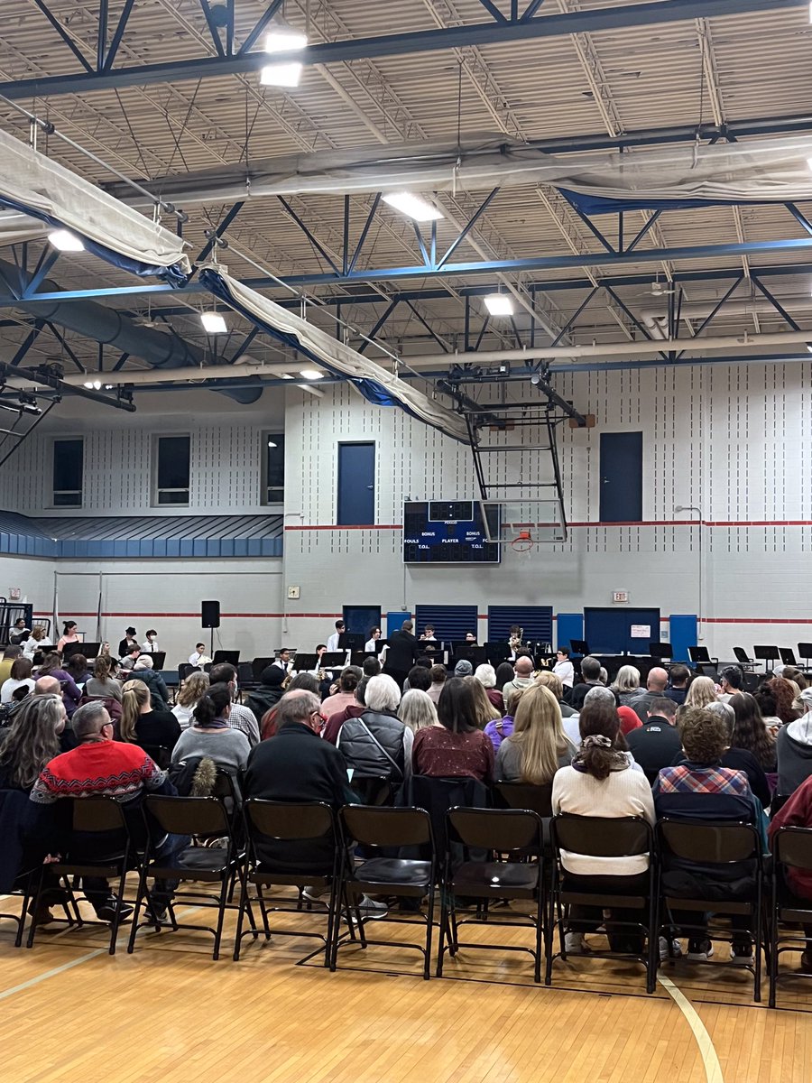 cmshappenings's tweet photo. Congrats to all our talented CMS musicians and singers for their awesome winter concert performances during school and tonight for families and friends. Huge shoutout to our CMS music staff for all your hard work! #cmssharks #superstars https://t.co/rCXg4eI4M4