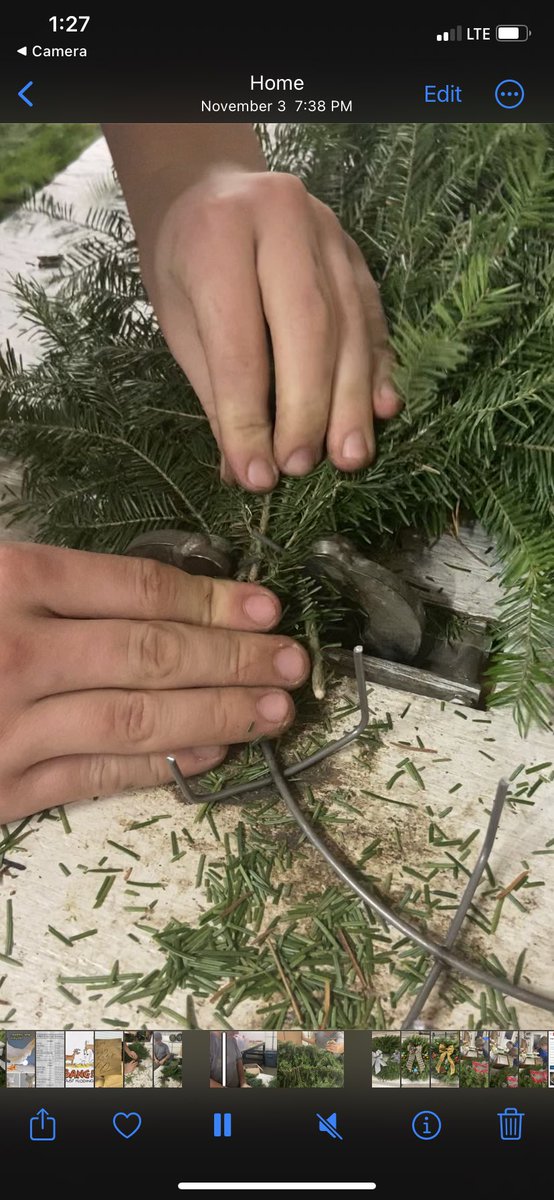 JensWreaths's tweet photo. Hands of a wreath artist 🧑‍🎨 
#clampmachine #clampframes
https://t.co/IGgs7WITPm https://t.co/hxWV5fYzqs