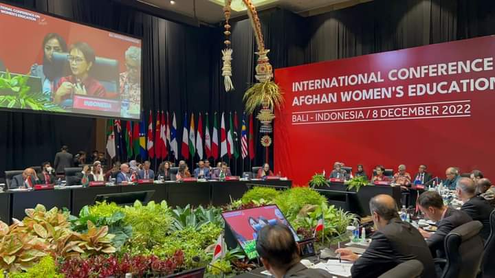 110_shahadat's tweet photo. Pleased to attend international Conference on Afghan Women education at #BDF15,a initiative by 🇮🇩 FM Menteri Luar Negeri. Discussed the importance of education for all.Empowering women means empowering future generations & ensuring sustainable peace & prosperity.
@BBhuttoZardari https://t.co/vlbNptruYJ