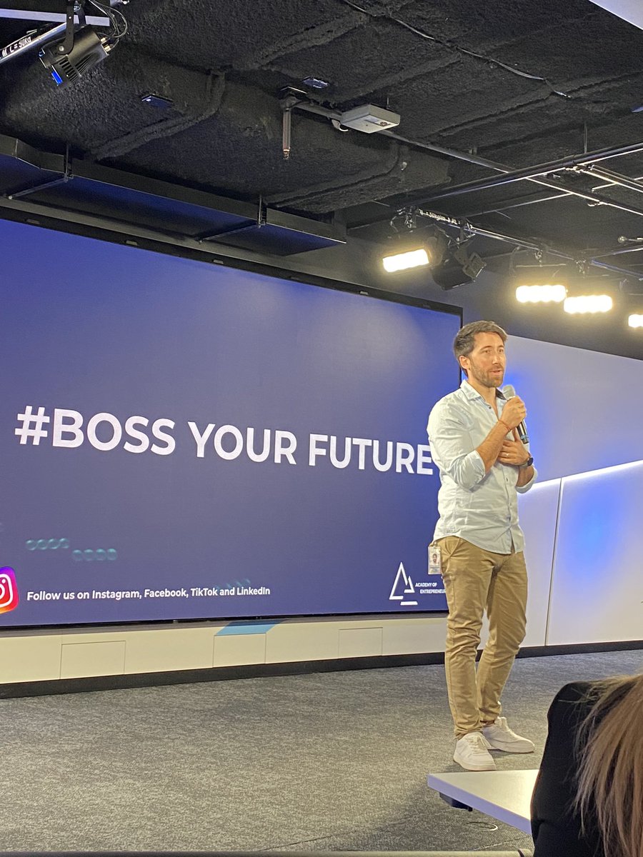 ChiefDisrupter's tweet photo. Love this guy @enriquevargas who pitched a creative AdWords EOI for a job at @googledownunder 6000 applicants but his mindset shine through #academyofentrepreneurs #bossyourfuture #entrepreneur https://t.co/UxBuXqjIvh
