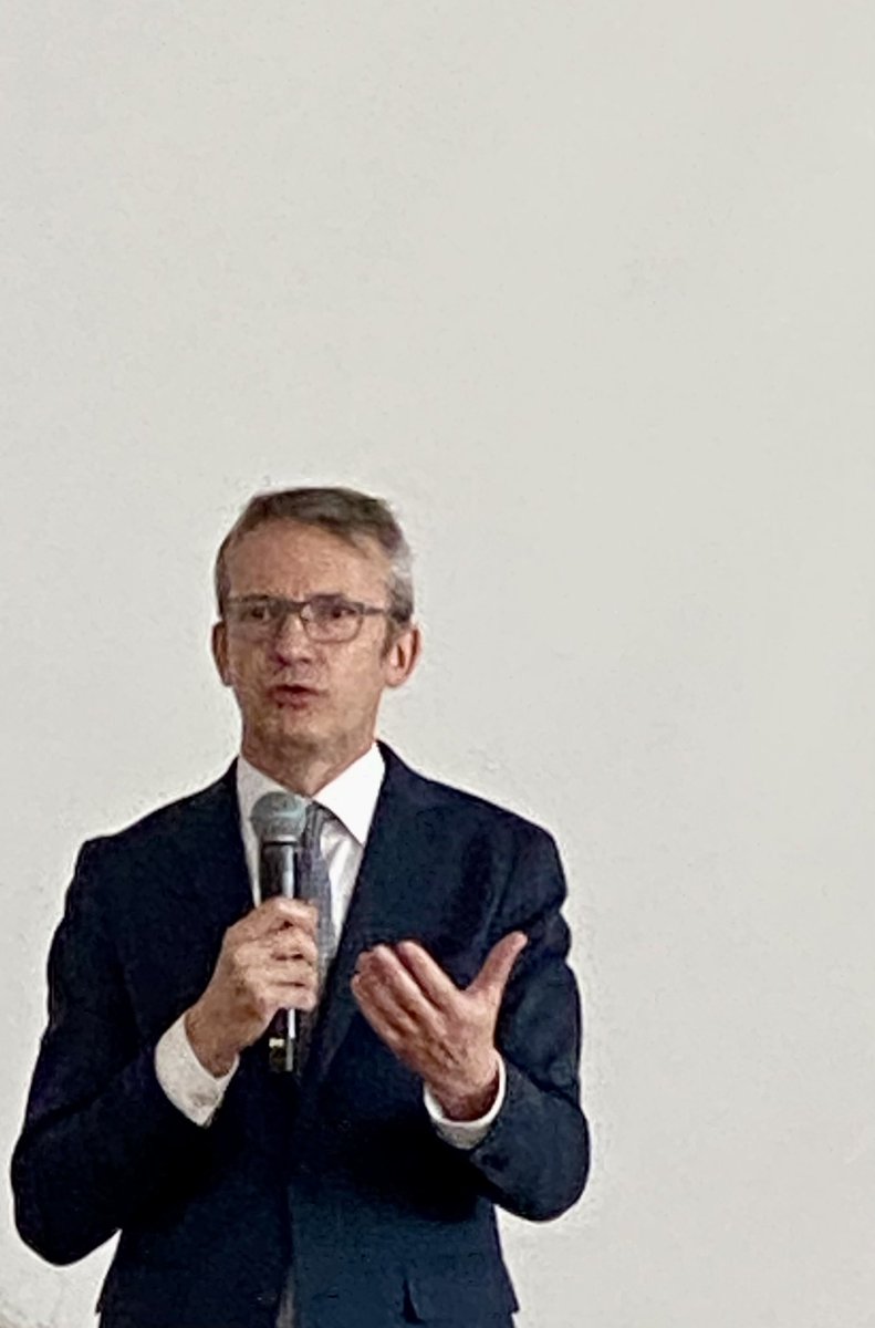 Celebrating and stressing the value of the Japanese Book Donation to the <a href="/KU_Leuven/">KU Leuven</a> at <a href="/KyotoU_News/">Kyoto University</a> ; 14.000 books were donated in the 1920s; rector <a href="/LucSels/">Luc Sels</a> is looking forward to a strategic partnership between #KU_Leuven and #KyotoU_News