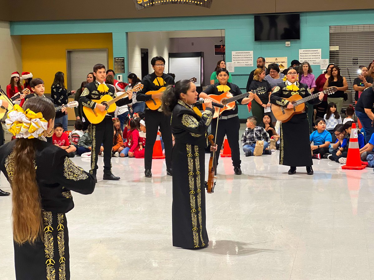 My first time at <a href="/SeguinISD/">Seguin ISD</a>’s Tradiciones Navideñas. Wow, what a show!!! Loved it!

Bravo to music groups from <a href="/KoenneckeES/">Koennecke Elementary</a>, <a href="/PatlanES/">Patlan Elementary</a>, &amp; <a href="/RodriguezESISD/">Rodriguez Elementary</a>, as well as <a href="/matadormariachi/">Mariachi Matador</a>, <a href="/MariachiToro/">AJB Mariachi Toro</a>, &amp; <a href="/seguinISD_BF/">Seguin ISD Ballet Folklórico K-12</a>!!! 

I want to see this in our PAC next winter! #WeAreSeguin