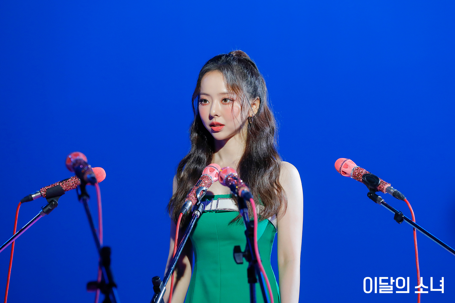  orrery nim on twitter loona naver post luminous mv filming 1 11
