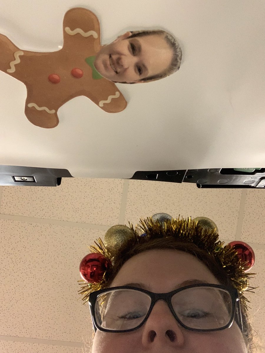 MsEasley1's tweet photo. @WEMSNews Our yearly elf hunt was another big hit today! Enjoy some of the selfies I took today with some elves! https://t.co/4NDbpaFrF9
