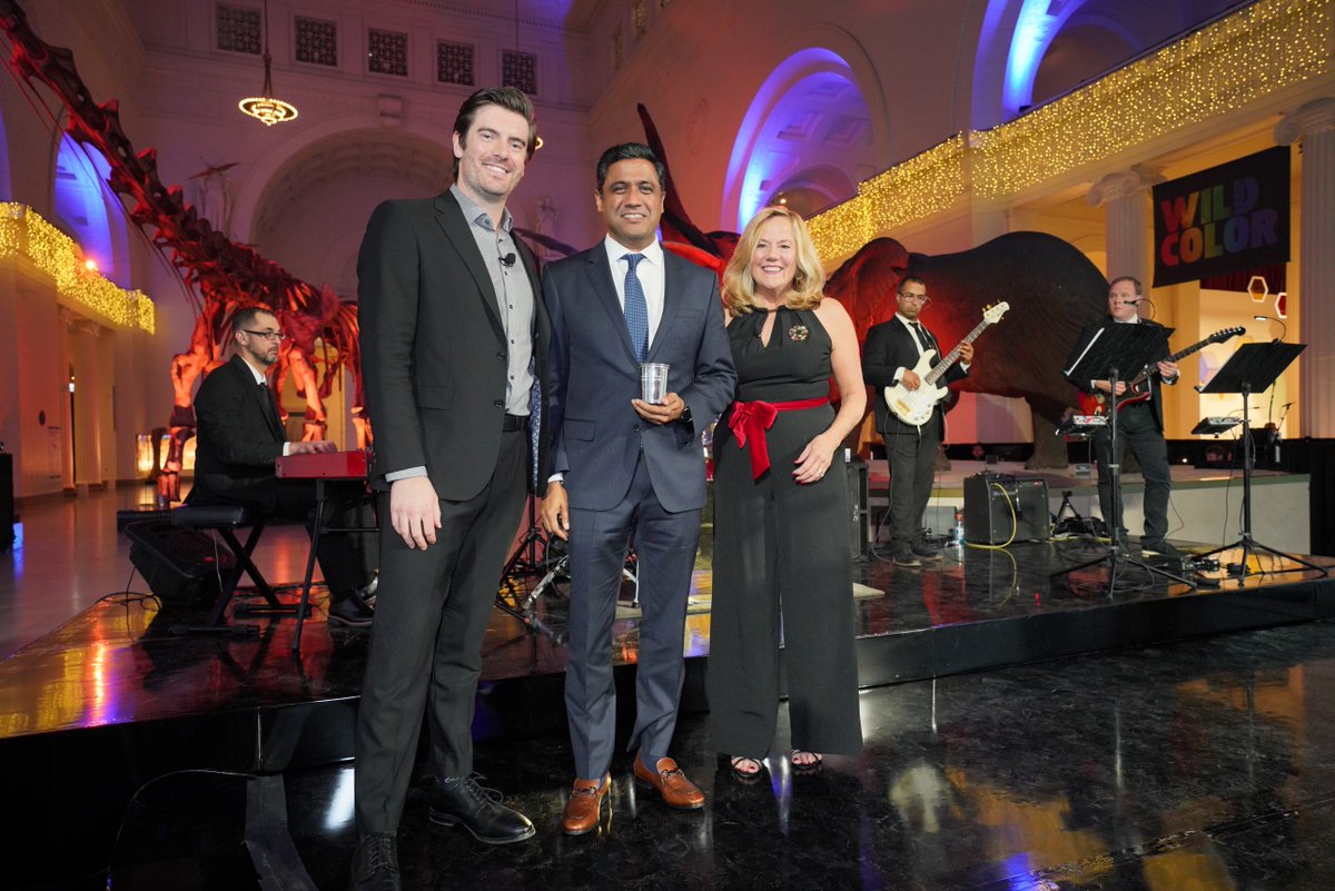 🏆 Congratulations to the 2022 CMO Social Responsibility Award Winners: Manish Shrivastava, Erica Taylor, and Mark Weinstein. 📷 Manish Shrivastava accepting his award. #CMOawards