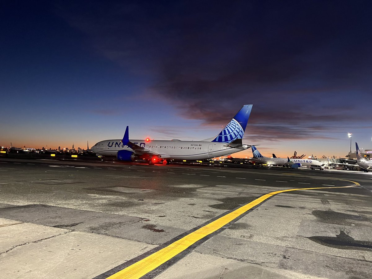 Vince (@cubbie5) on Twitter photo Great start today with the moon 🌙 on one side and a sunrise 🌅 on the overside. Core 4 rocking it with on-time Star departure headed to our friends in PBI 😊👍🏼✈️ <a href="/HendyGeorge/">George Hendy</a> <a href="/anetris428/">Stephanie</a> <a href="/Jordan_Bykowsky/">Jordan Lynn Bykowsky</a> #goodleadstheway <a href="/KevinSummerlin5/">Kevin Summerlin</a> <a href="/rodney20148/">Rodney</a> Great start today with the moon 🌙 on one side and a sunrise 🌅 on the overside. Core 4 rocking it with on-time Star departure headed to our friends in PBI 😊👍🏼✈️ <a href="/HendyGeorge/">George Hendy</a> <a href="/anetris428/">Stephanie</a> <a href="/Jordan_Bykowsky/">Jordan Lynn Bykowsky</a> #goodleadstheway <a href="/KevinSummerlin5/">Kevin Summerlin</a> <a href="/rodney20148/">Rodney</a>