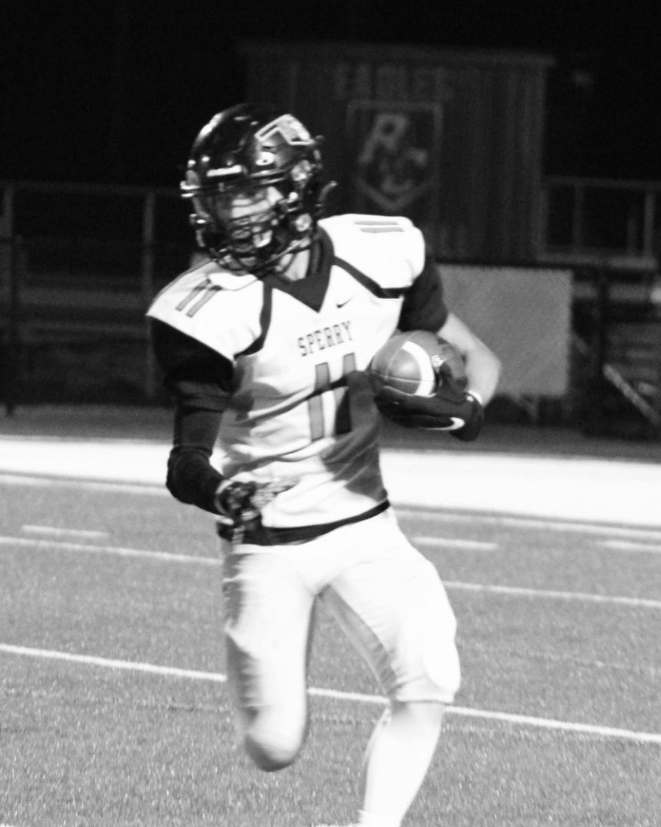 stanleyyrivas's tweet photo. 74 Tackles 4 Sacks 2 Forced fumbles. These are my stats from my senior season at Sperry highschool. Please feel free to reach out to me at 7048585151 or my personal email: stanriva12@icloud.com @ucobronchofb @HendrixFootball @OBU_Football @evangelfootball @SouthwesternU https://t.co/IO38OD2pwk