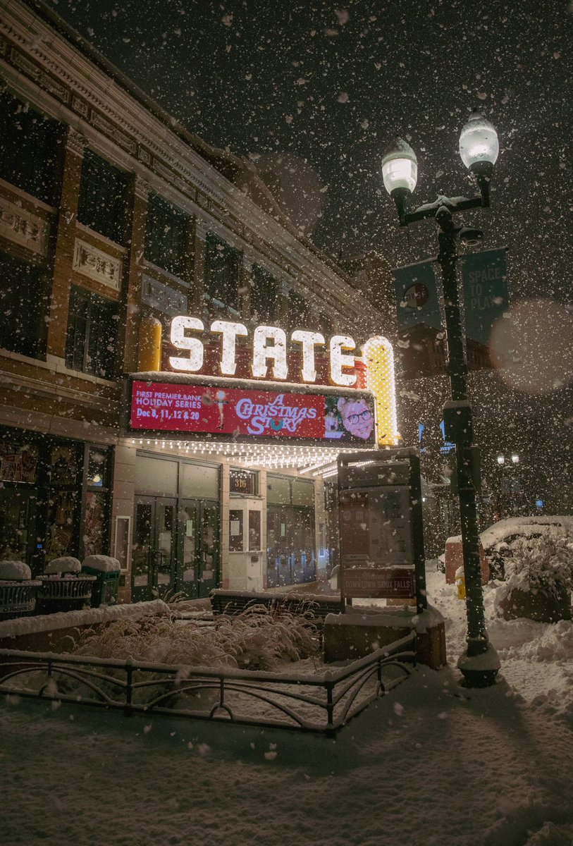 Soulcrate's tweet photo. Downtown Sioux Falls right now https://t.co/DB4g7SZEVn