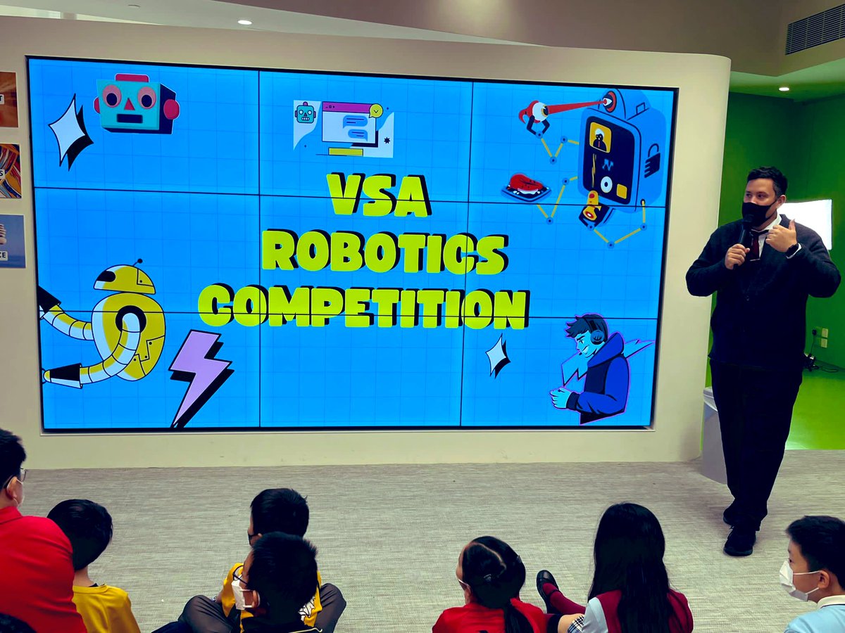 Yesterday we hosted the first Vex Go inter-school #robotics tournament in #hk! Ss had a blast coding, driving &amp; building their 🤖s 

<a href="/rdawsoncoach/">Ross Dawson</a> <a href="/VSAHKG/">Victoria Shanghai Academy</a> <a href="/AdamHillEDU/">Adam Hill</a> @leunggmlife <a href="/mrwaller15/">Mr. Waller</a> <a href="/agarrett1212/">Amy Garrett</a> <a href="/PangVeroni/">Veronica Pang</a> <a href="/ryanstrutin/">Ryan Strutin</a> <a href="/VEXRobotics/">VEX Robotics</a>