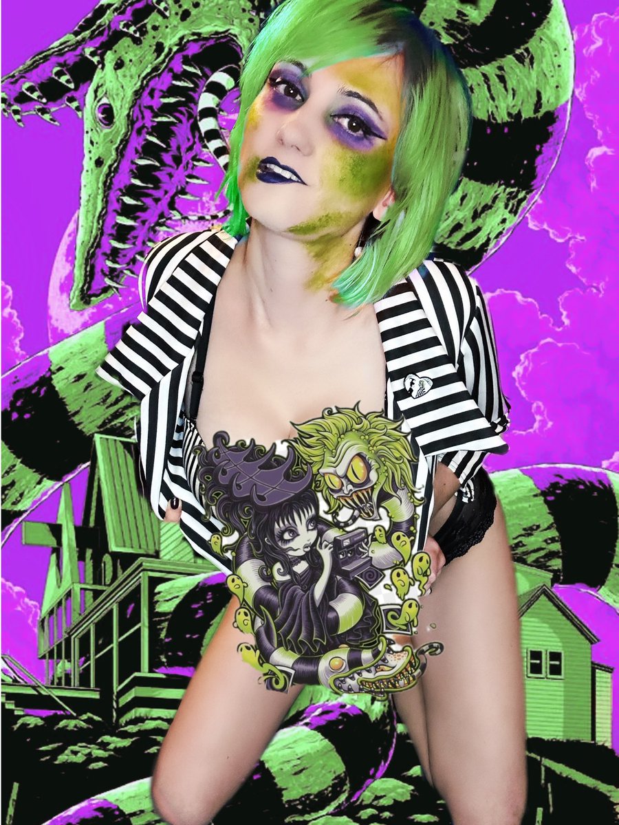 Nattend0's tweet photo. 🪲🧃🪲🧃🪲🧃
More pics being posted on Fanhouse and OnlyFans 📸. Links in bio. 😘
#beetlejuice #betelgeuse #beetlejuicecosplay #cosplay #cosplaygirl #alternativegirl #alternativemodel #egirl #emogirl #timburton #timburtonfan #cosplayer #cosplaymodel #spookygirl https://t.co/tLFLqVUGZ0