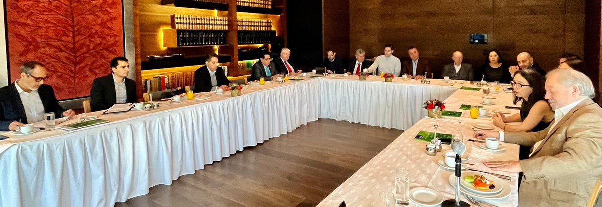 raroma47's tweet photo. Esta mañana llevamos a cabo la reunión de comisión ejecutiva del @ConsejoAguaMX . Revisamos los avances de la agenda de trabajo y los retos en el próximo año. Agradezco a todos los miembros su trabajo y compromiso por una mejor cultura del cuidado del Agua! https://t.co/PZ9B4bRpBP