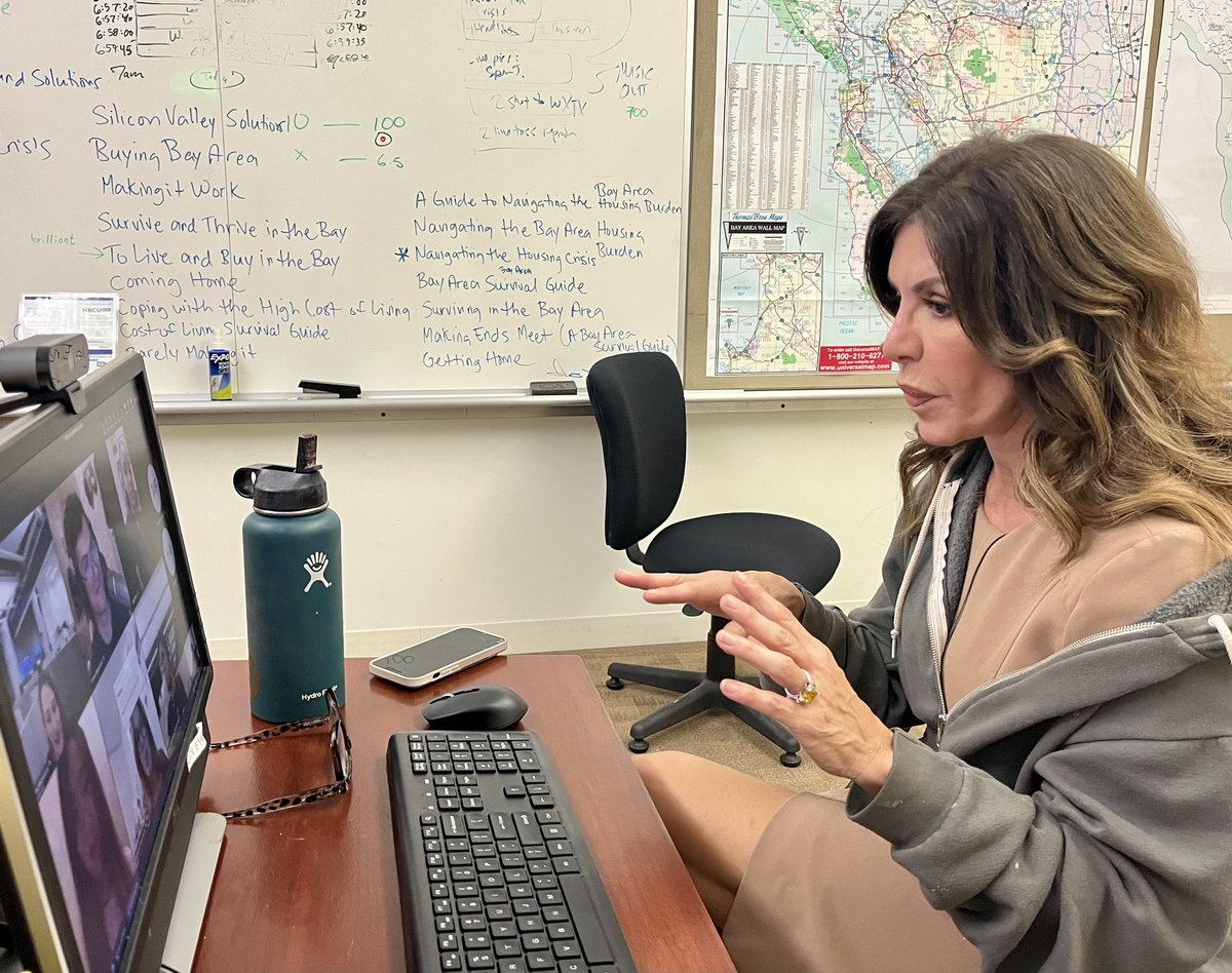 joycetripping's tweet photo. NBC Bay Area’s @JessAguirreNBC rocked our Rock ‘n’ Roll Writing class! These young journalists loved the stories about her career path! #goodcleancopy #NBCBAYAREA https://t.co/ltZVAC55Z0