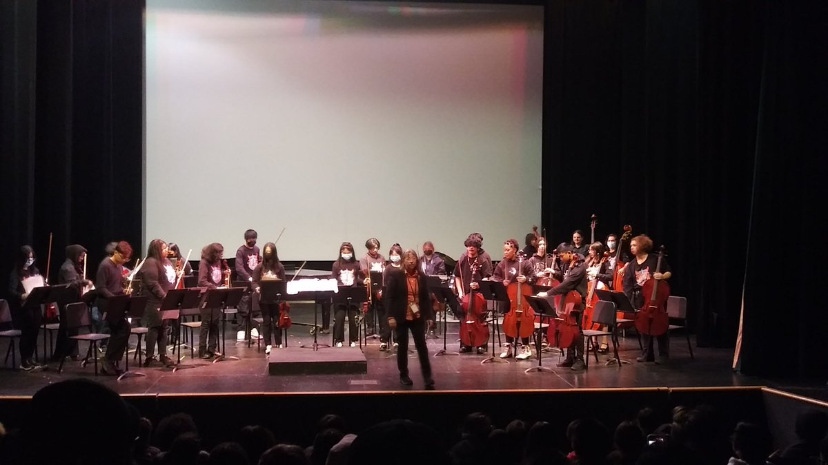 RBAC_David's tweet photo. Great performance by Rainier Beach High School orchestra &amp; band tonight. So much talent! #rainierbeach #paulrobesonperformingartscenter https://t.co/0HY7wg6WYt