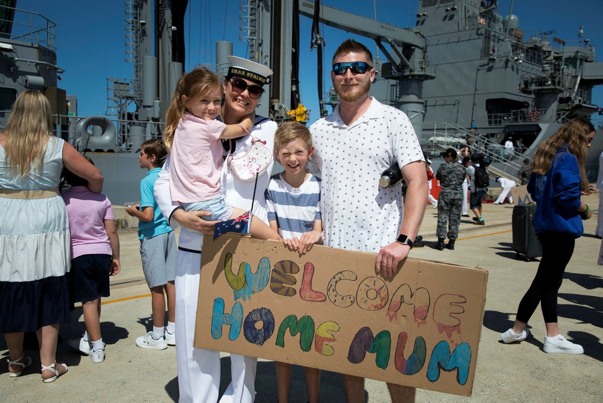 To the crews of #HMASAnzac and #HMASStalwart – welcome home and BZ.