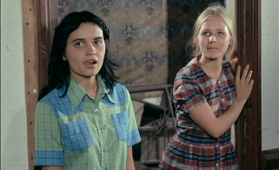 MarieLetsEat's tweet photo. Not sure about 1971's Don't Deliver Us From Evil. Massively unpleasant, extremely well-made. I haven't seen Heavenly Creatures, based on the same case, in ages. Used to love that film, but I think I need more light, and it's far too heavy for me to lift these days. May sell on. https://t.co/OpyUamsszH