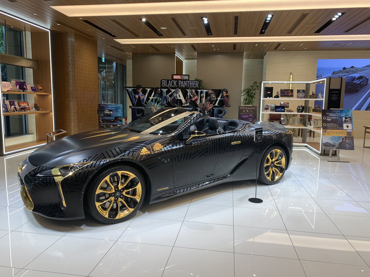 ukienne's tweet photo. 東京コミコンでも見たけど、
やっぱりかっこいい😍
12/12まで！
#lexusmeetsbp
#ブラックパンサー 
#ワカンダフォーエバー https://t.co/2ELcLjSg2E