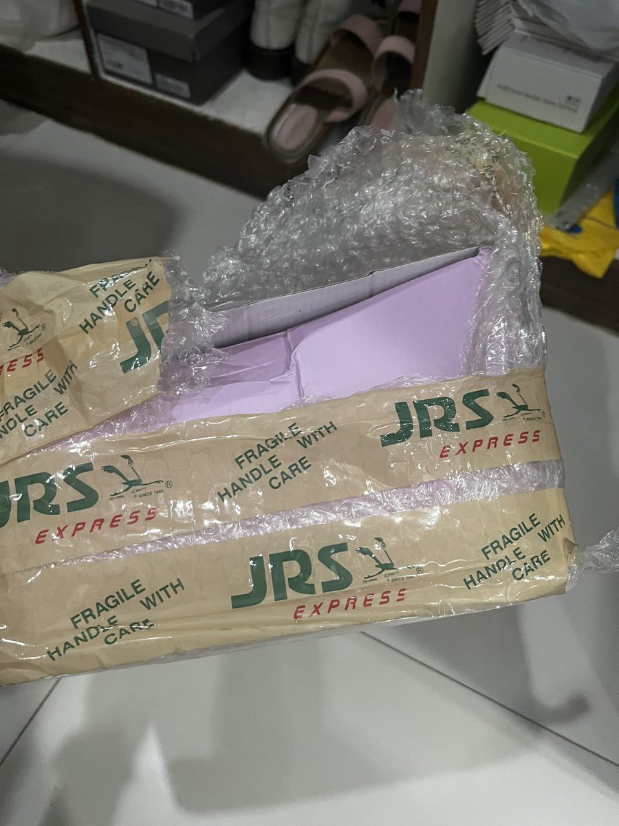 sam_0915's tweet photo. Hi Inday! Ikaw ba ning IG Shop na seoul.dispatch? Lami kaau imong packaging, way sama ka perfect! https://t.co/olCEV924Tq