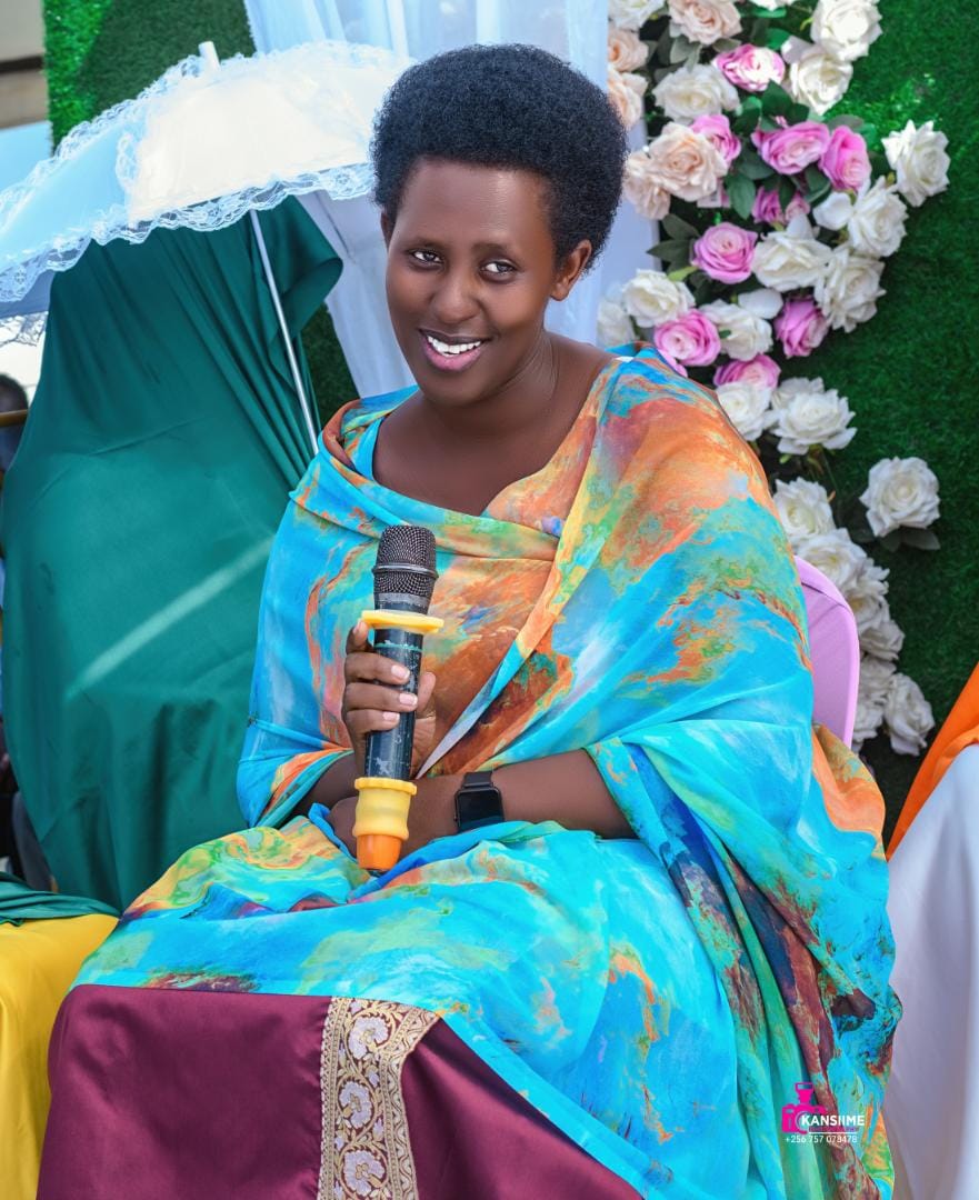 PrinceBeckam's tweet photo. La Ankole vocalist 🥰🥰 give her a star 🌟 🤩 https://t.co/QJEdcnEBfk