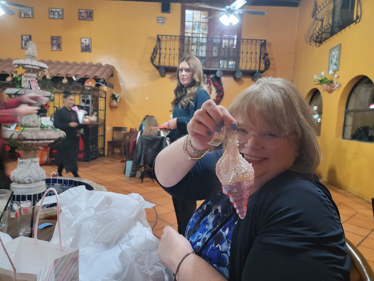 jmezachavez's tweet photo. @TcwseEP gathered 💜 blessed to have an opportunity to break bread with these #LadyLeaders 💜 ornaments exchanged 💜 new memories made! @TCWSETx https://t.co/ufcbNp6L3R