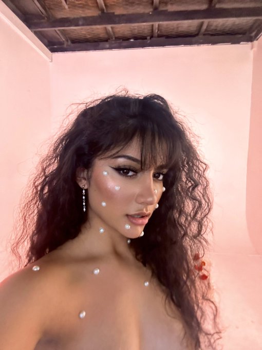 pearly https://t.co/Tdqmr4P1bA