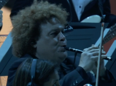 IshrahHolyspell's tweet photo. Whoever this mans is literally ROCKS. He was KILLIN' it and I honestly applause him; I am now a fan!

#TheGameAwards #GOTY #TheGameAwards2022 https://t.co/vmOMx5Sk8w