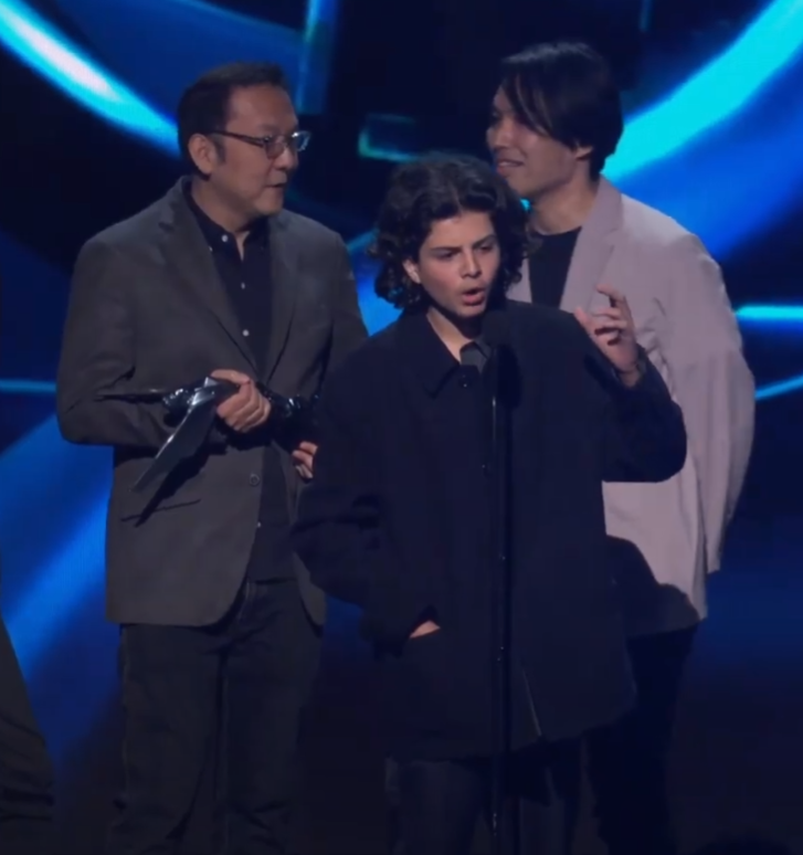 Fresh_Mora's tweet photo. Who is he and what just happened? The Game Awards 2022 #TheGameAwards https://t.co/iSzRn6RLic